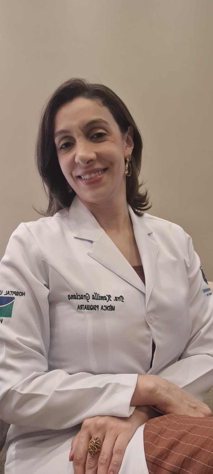 Dra. Kamilla Graciano Dias - Médica Psiquiatra especializada em saúde mental da mulher em Brasília